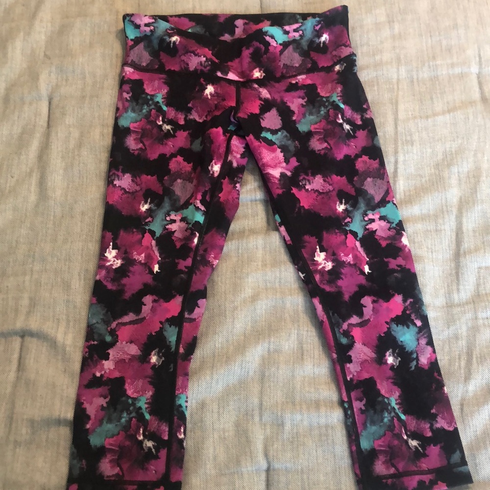 Lululemon 3/4 leggings, Size 8